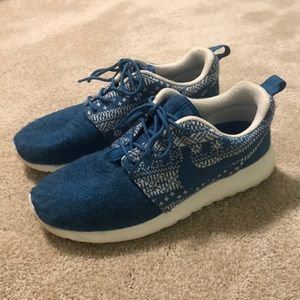 Limited blue nike roche one size 7